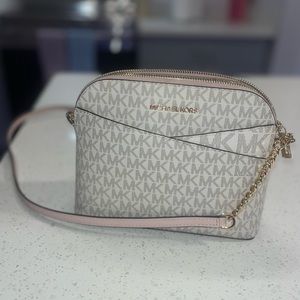 COPY - Pink Micheal Kors Purse Perfect Condition